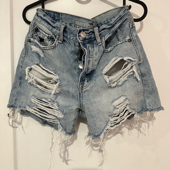 American Eagle 90’s Boyfriend shorts - Picture 1 of 4
